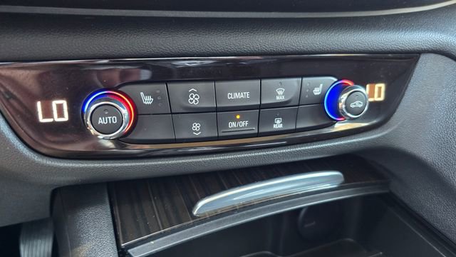 Used 2018 Buick Regal Essence image 18