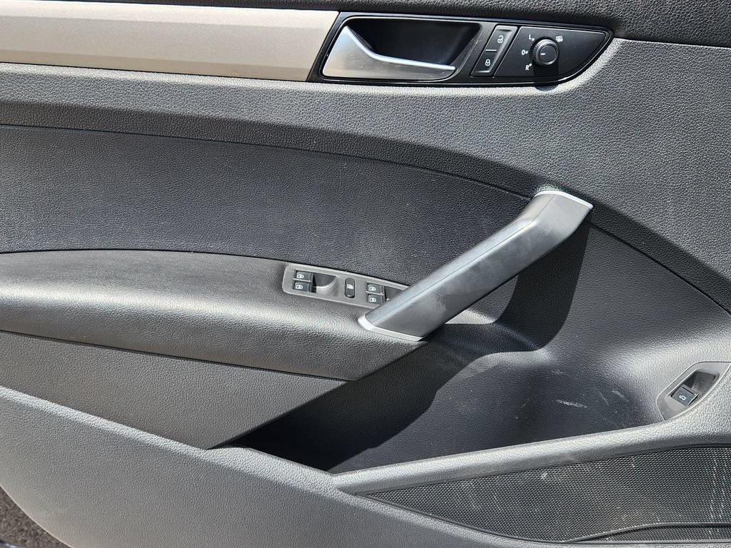 Used 2021 Volkswagen Passat 2.0T S w/ Luggage Net & Mats Package FWD image 17