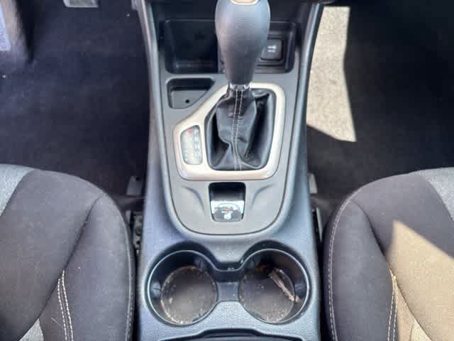 Used 2018 Jeep Cherokee Latitude FWD image 17