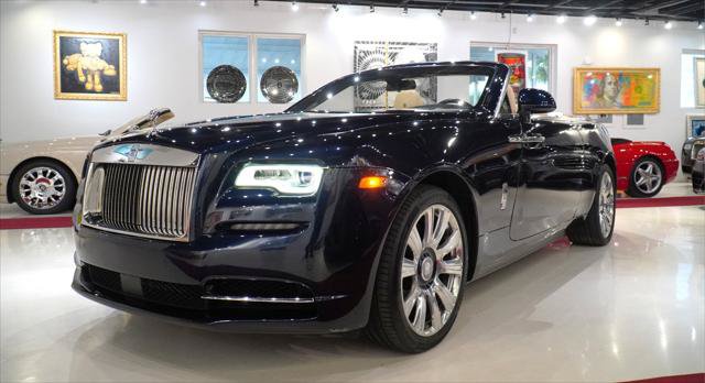 Used 2016 Rolls-Royce Dawn RWD image 3