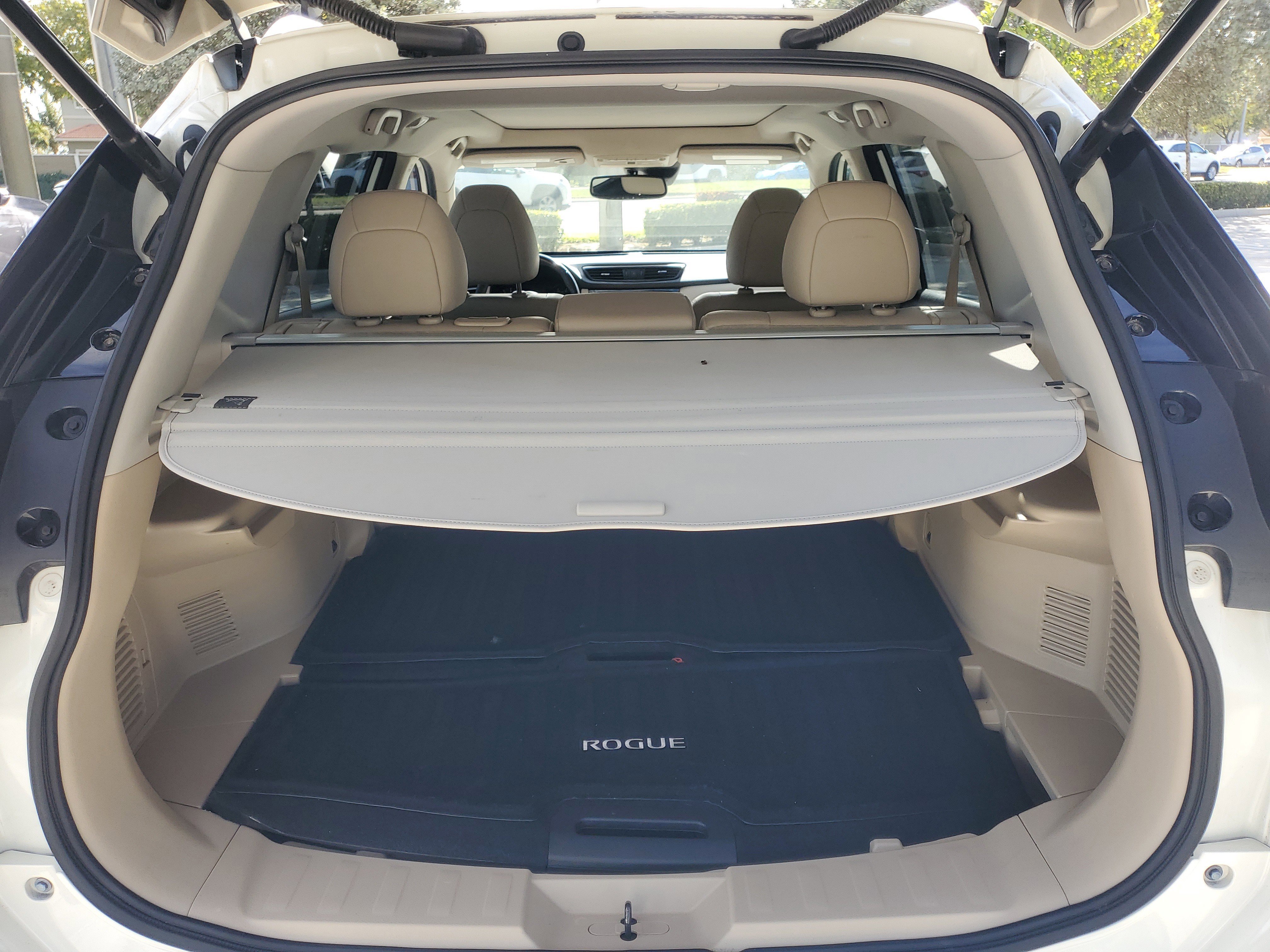 Used 2018 Nissan Rogue SL w/ Premium Package image 12