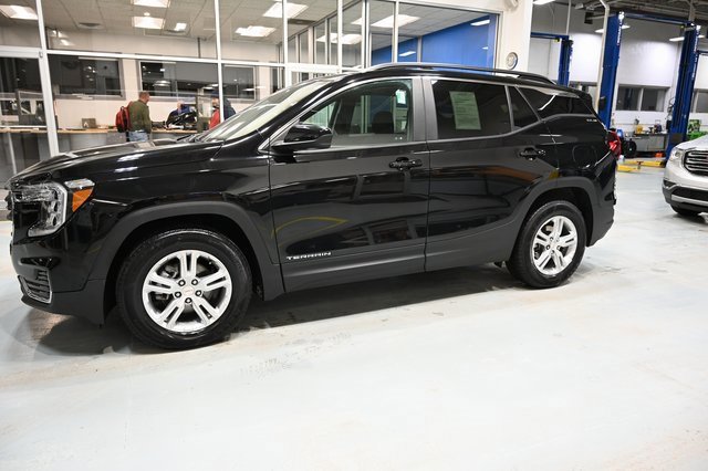 Used 2022 GMC Terrain SLE w/ Driver Convenience Package image 7