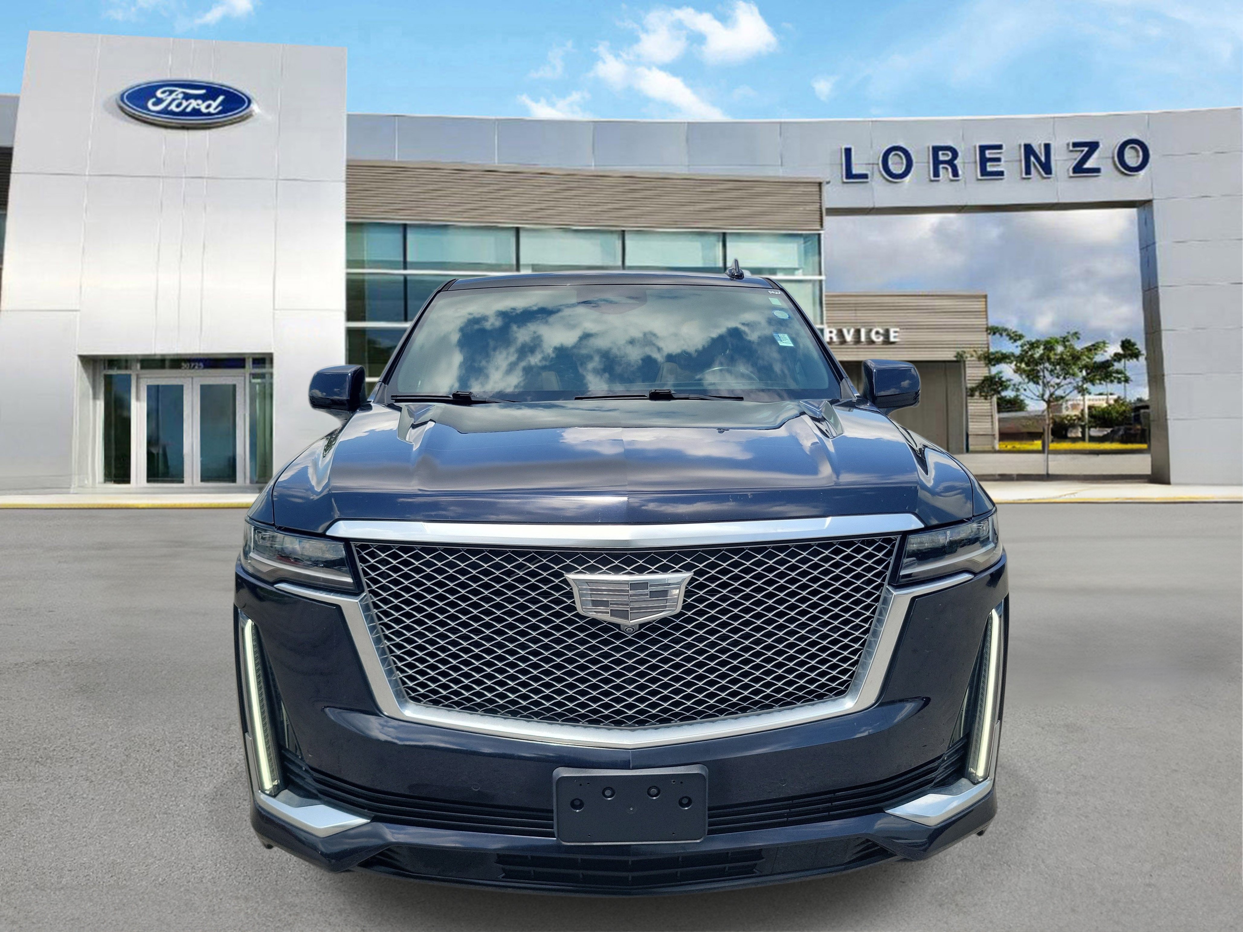 Used 2023 Cadillac Escalade Premium Luxury w/ LPO, Radiant Package AWD/4WD image 2