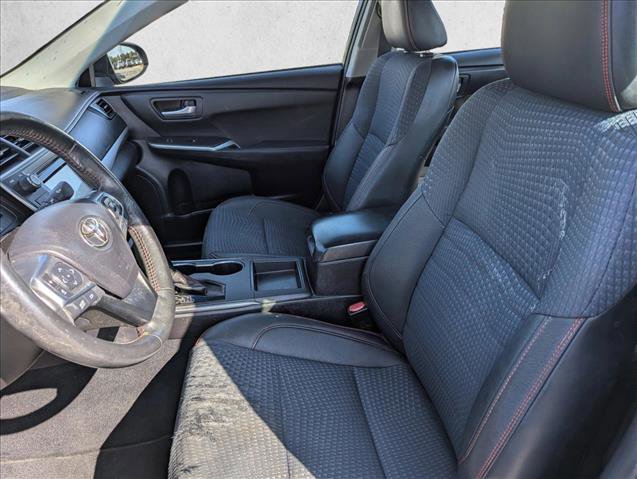 Used 2015 Toyota Camry SE image 19