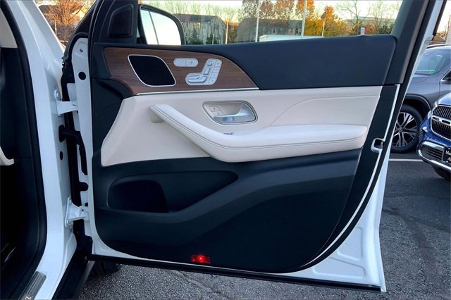 Used 2025 Mercedes-Benz GLE 350 4MATIC image 19