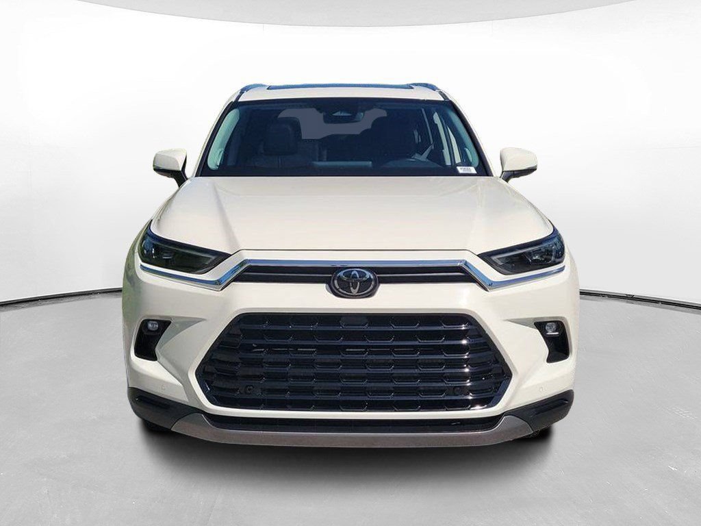 Certified 2024 Toyota Grand Highlander FWD image 2