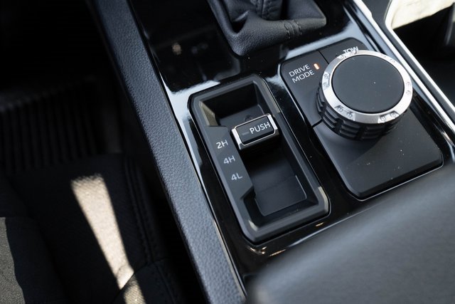 Used 2022 Toyota Tundra SR5 w/ SR5 Convenience Package image 34