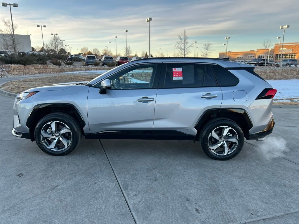 Used 2025 Toyota RAV4 SE w/ Weather & Moonroof Package image 4