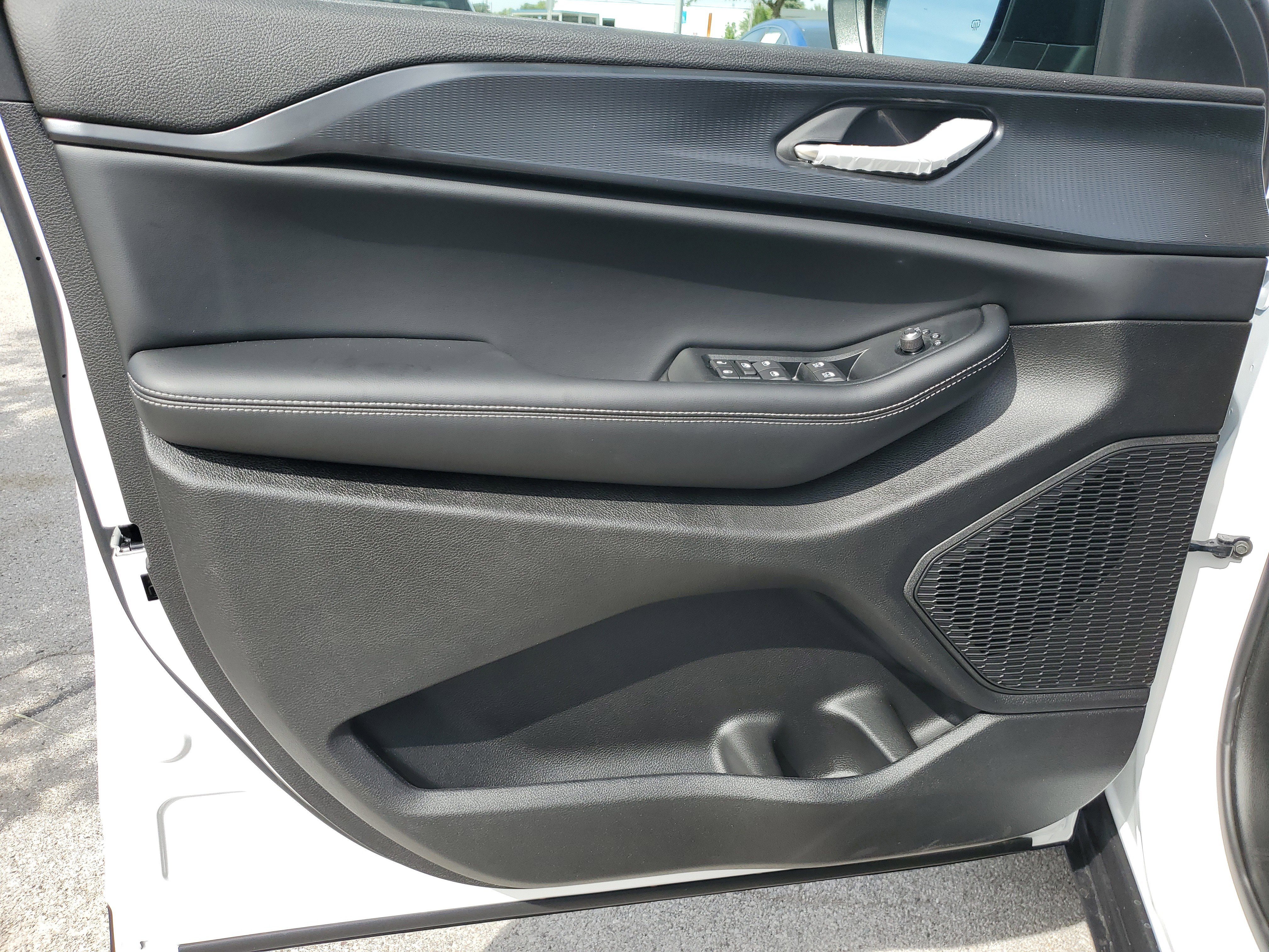 New 2025 Jeep Grand Cherokee Laredo X image 17