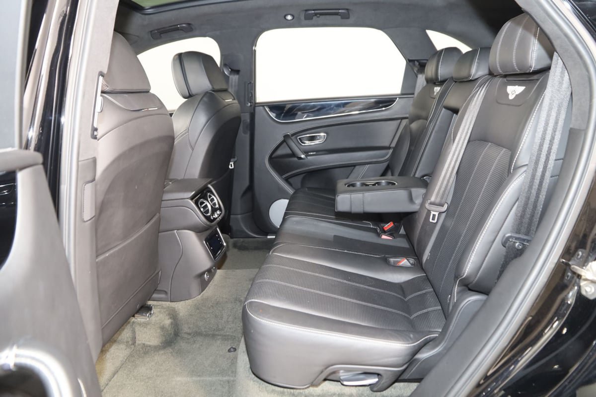 Used 2018 Bentley Bentayga AWD/4WD image 64