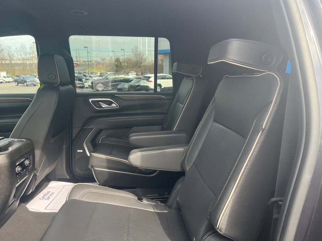 Used 2023 Chevrolet Suburban Premier image 23
