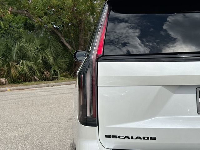 Used 2024 Cadillac Escalade Sport Platinum w/ LPO, ONYX Package AWD/4WD image 10