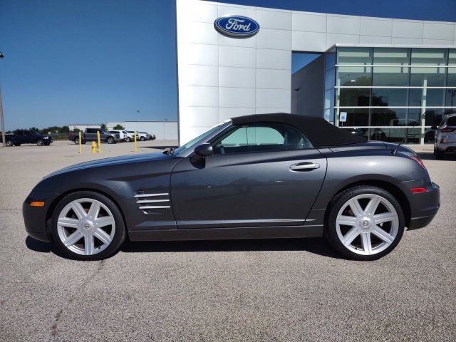 Used 2005 Chrysler Crossfire Limited RWD image 2