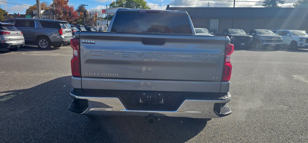 Used 2023 Chevrolet Silverado 1500 LT AWD/4WD image 11
