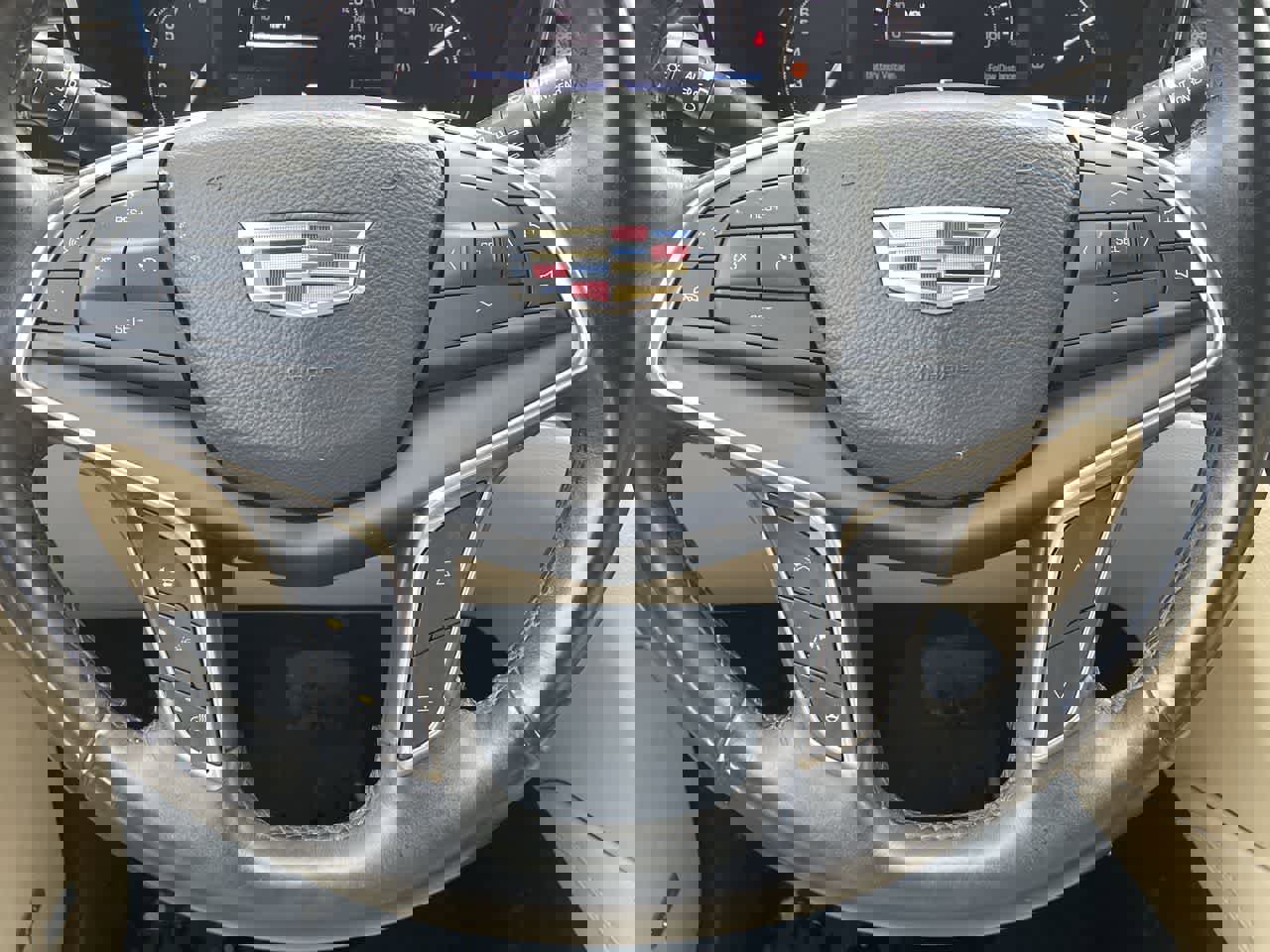 Used 2017 Cadillac XT5 Luxury w/ Driver Awareness Package image 10