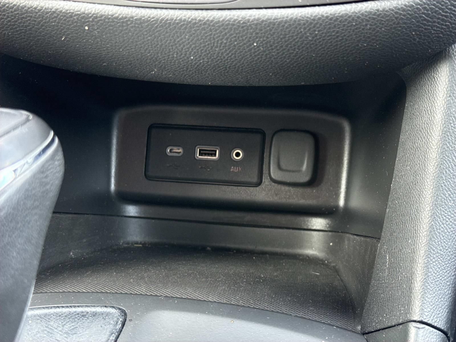 Used 2019 Chevrolet Equinox LT FWD image 12
