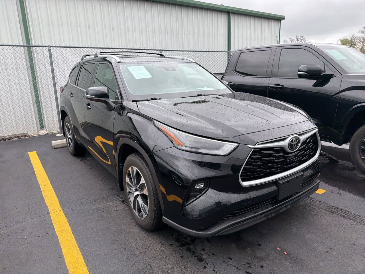 Used 2022 Toyota Highlander XLE image 4