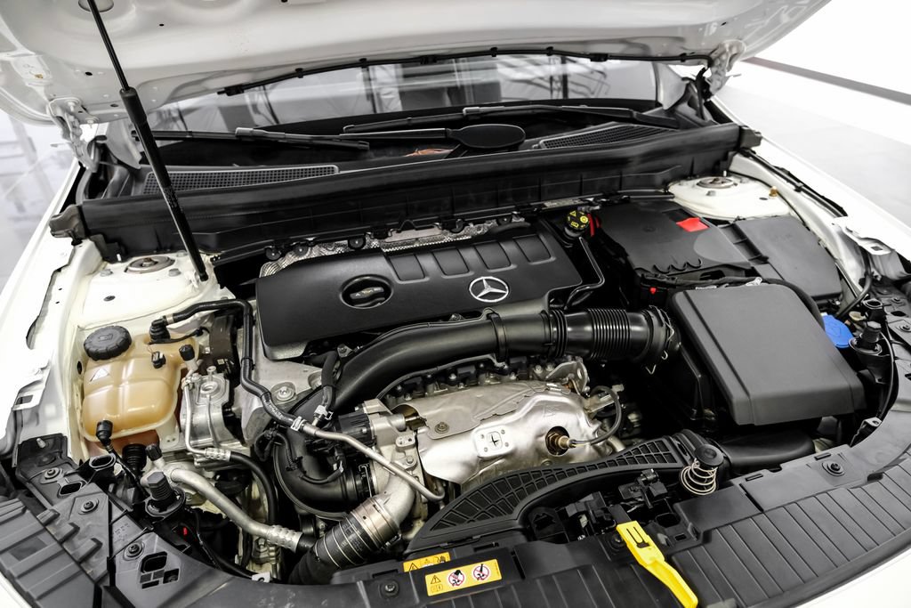 Used 2021 Mercedes-Benz GLB 250 w/ Premium Package image 55