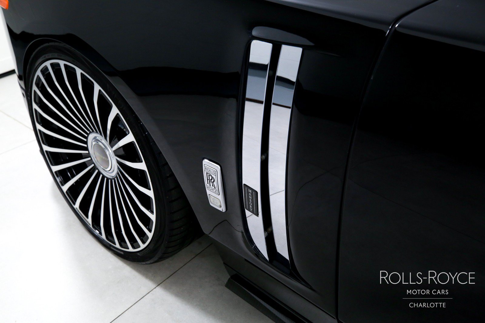 Used 2018 Rolls-Royce Phantom Sedan RWD image 47