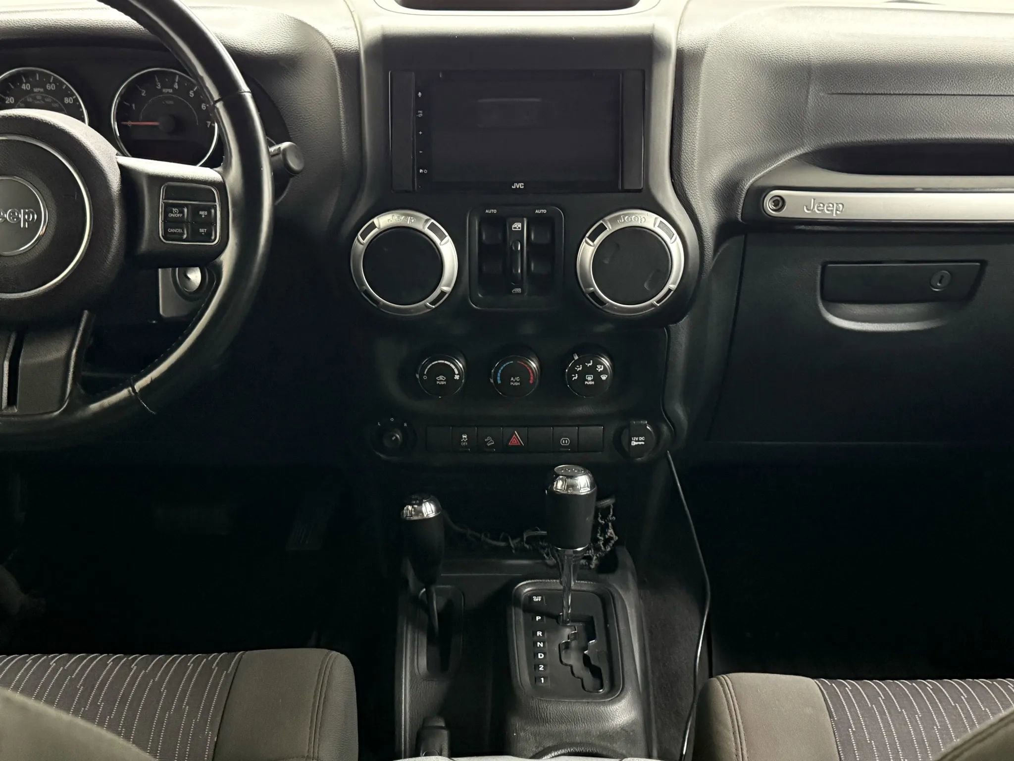 Used 2011 Jeep Wrangler Unlimited Sahara image 22