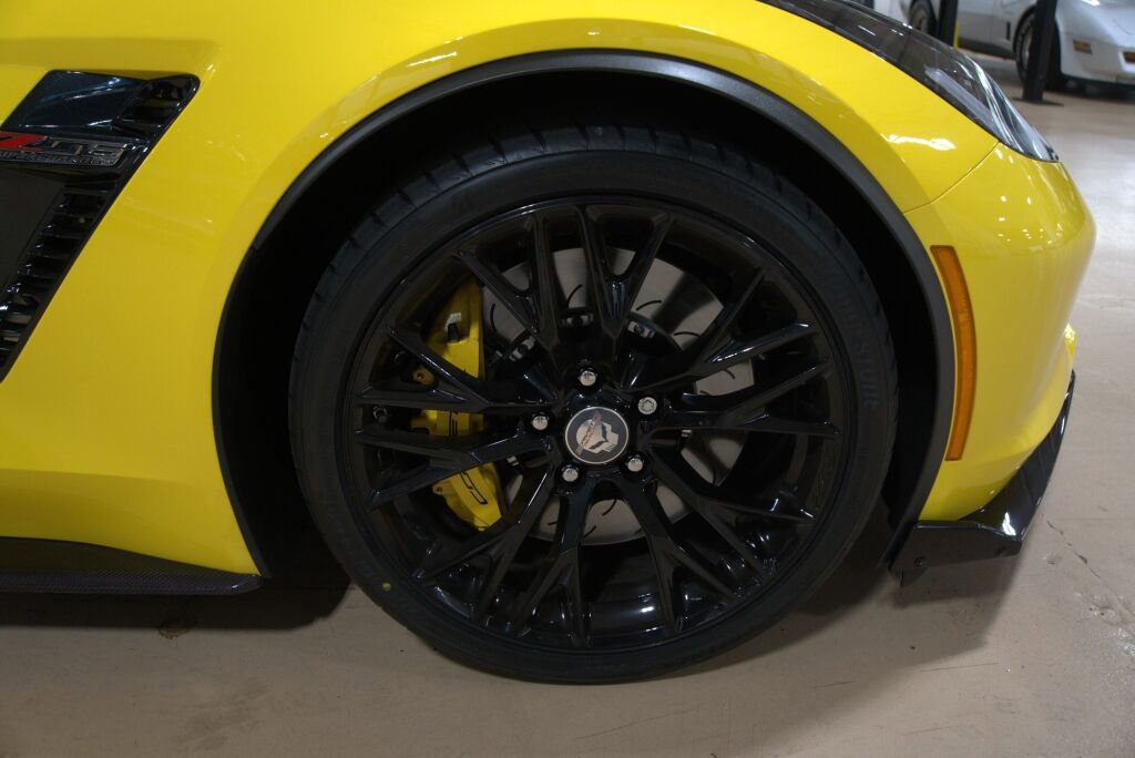 Used 2016 Chevrolet Corvette Z06 w/ 3LZ Preferred Equipment Group image 31