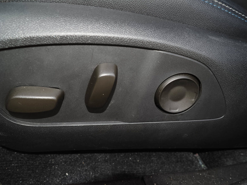 Used 2024 Chevrolet Equinox EV LT FWD image 22