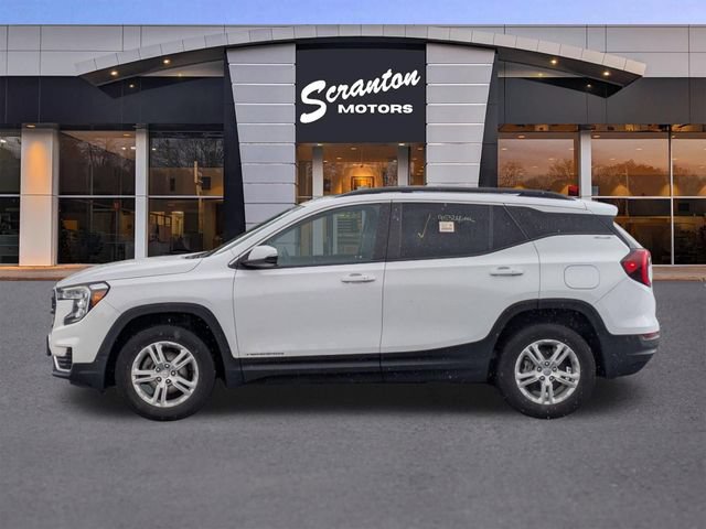 Used 2023 GMC Terrain SLE w/ Driver Convenience Package AWD/4WD image 2