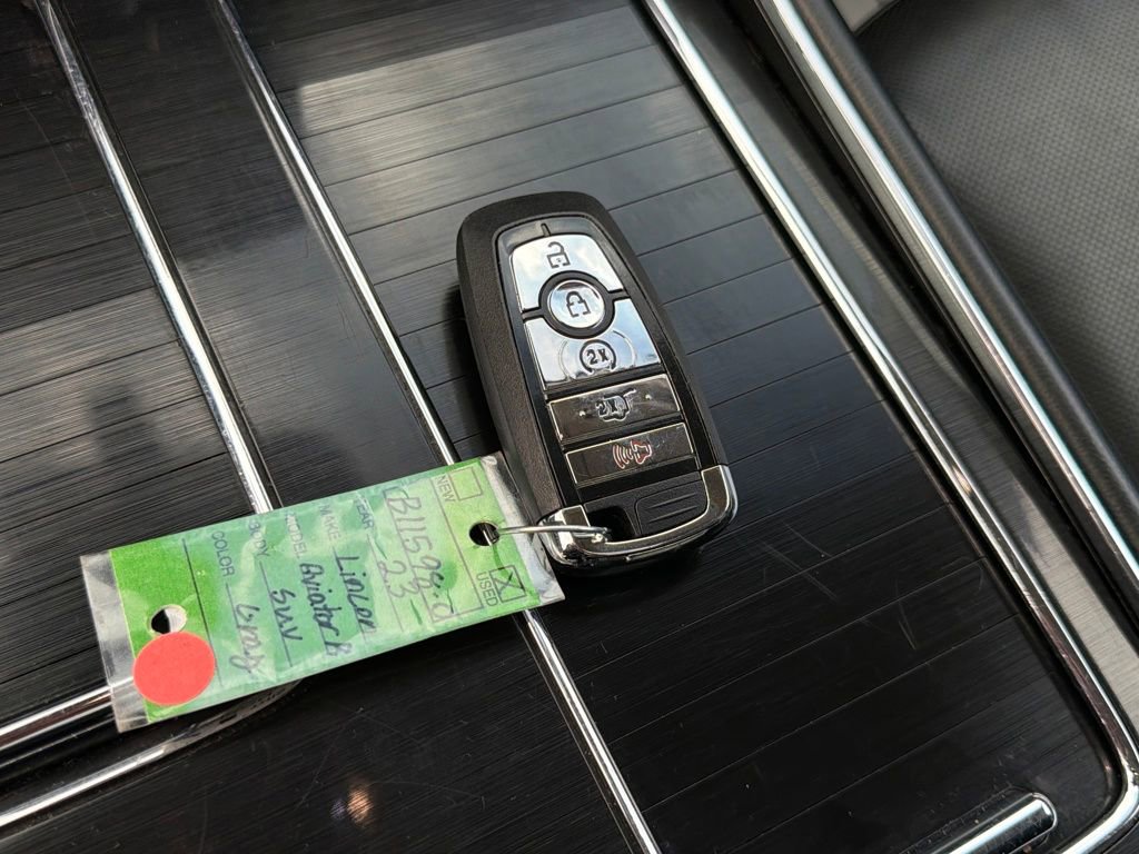 Used 2023 Lincoln Aviator Reserve image 30