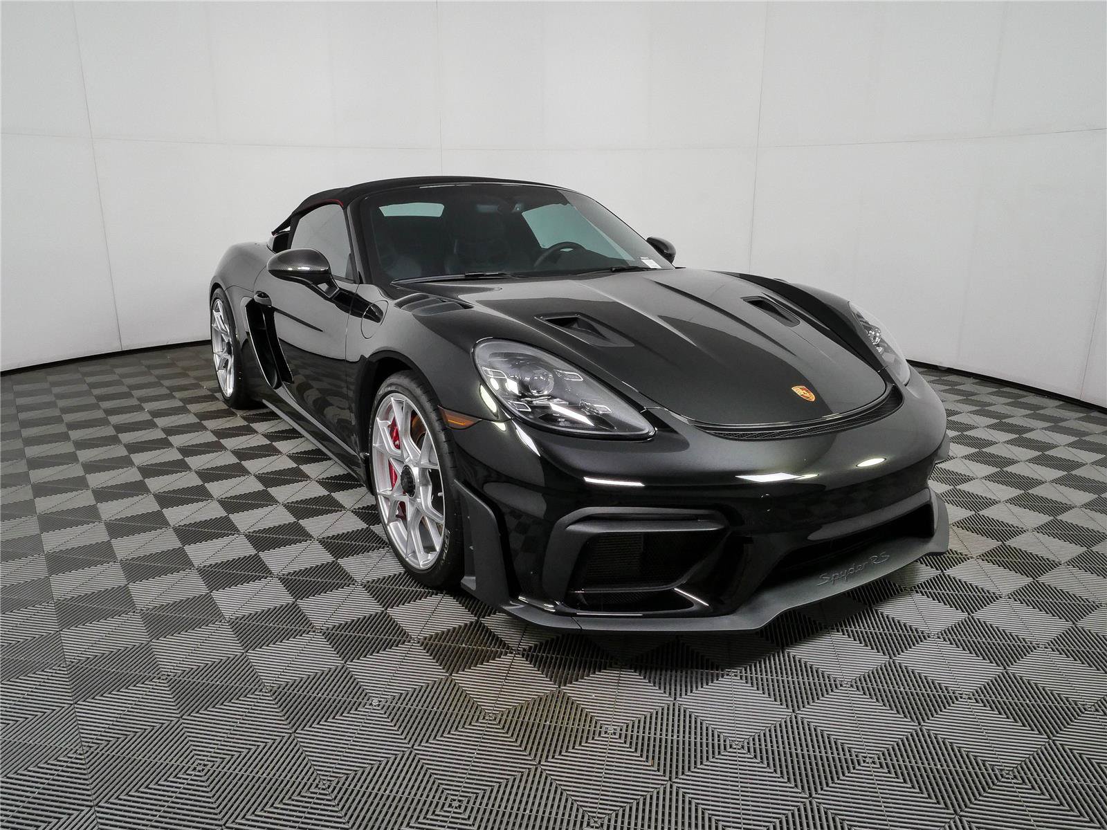 Certified 2025 Porsche 718 Boxster Spyder RS w/ Weissach Package RWD image 25