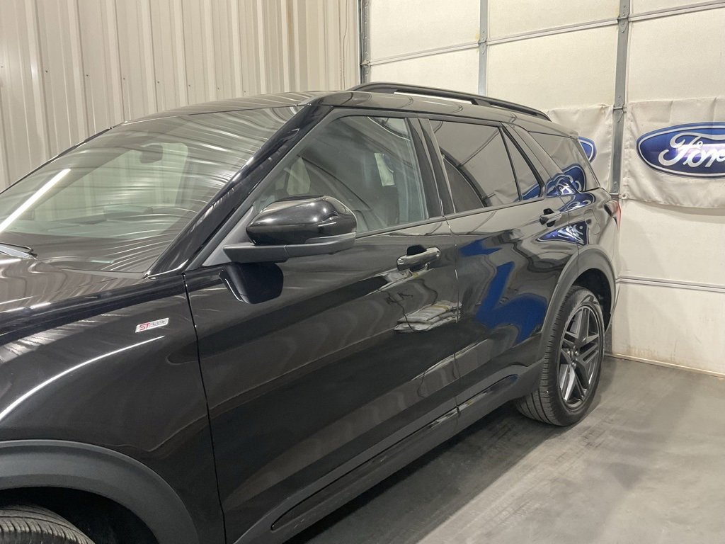 Used 2025 Ford Explorer ST-Line w/ ST-Line Street Pack image 5