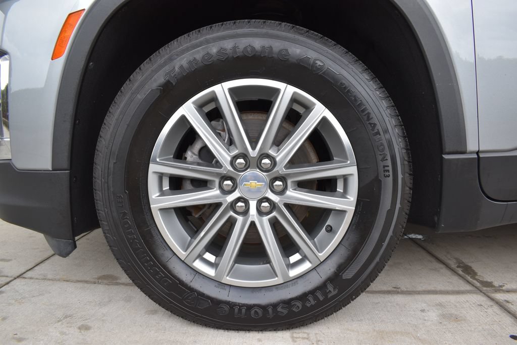 Used 2023 Chevrolet Traverse LT FWD image 13