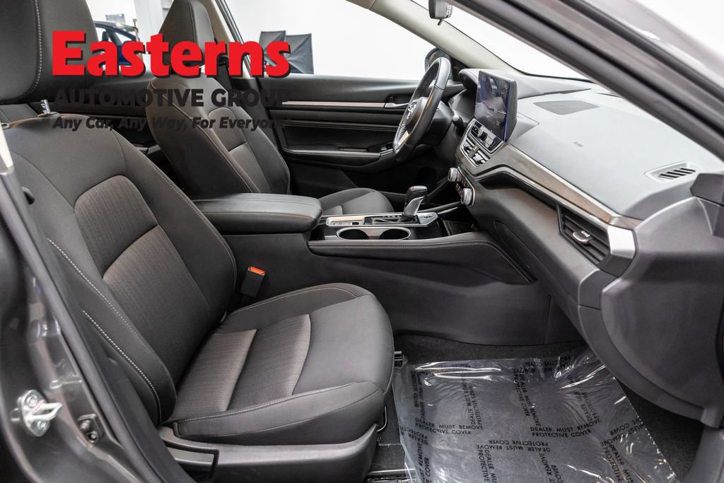 Used 2023 Nissan Altima 2.5 SV w/ SV Premium Package FWD image 25