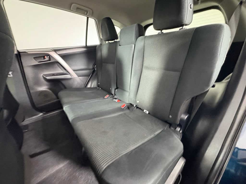 Used 2017 Toyota RAV4 LE AWD/4WD image 19