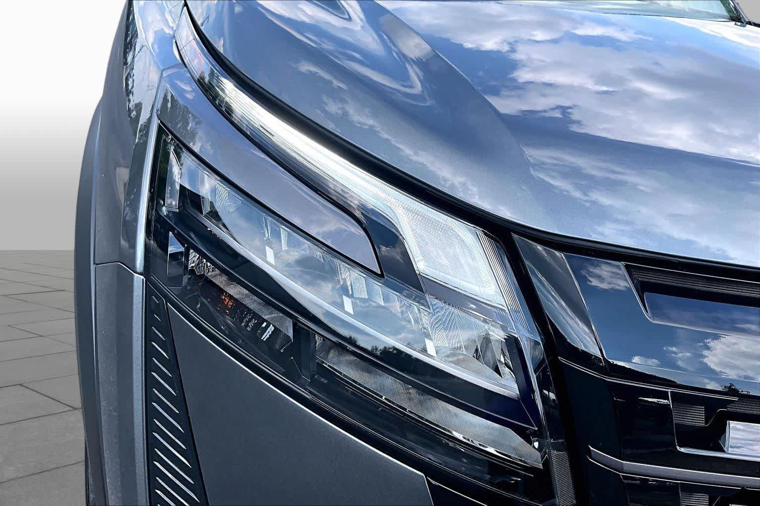 New 2026 Nissan Pathfinder Platinum FWD image 13