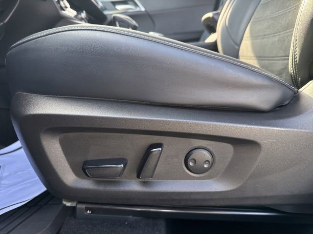 Used 2024 Mitsubishi Outlander SE Black Edition image 13