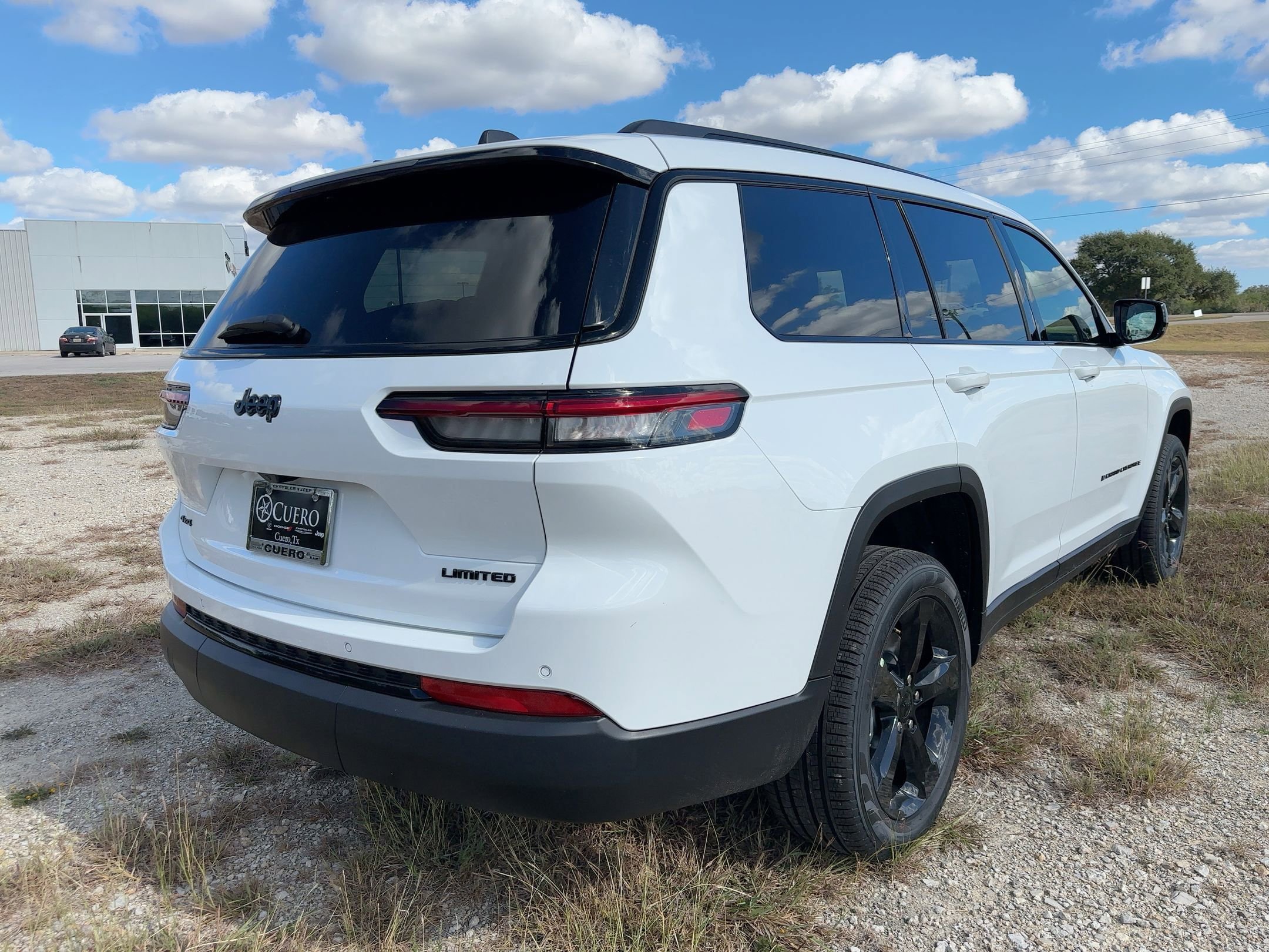 New 2025 Jeep Grand Cherokee L Limited w/ Black Appearance Package AWD/4WD image 5