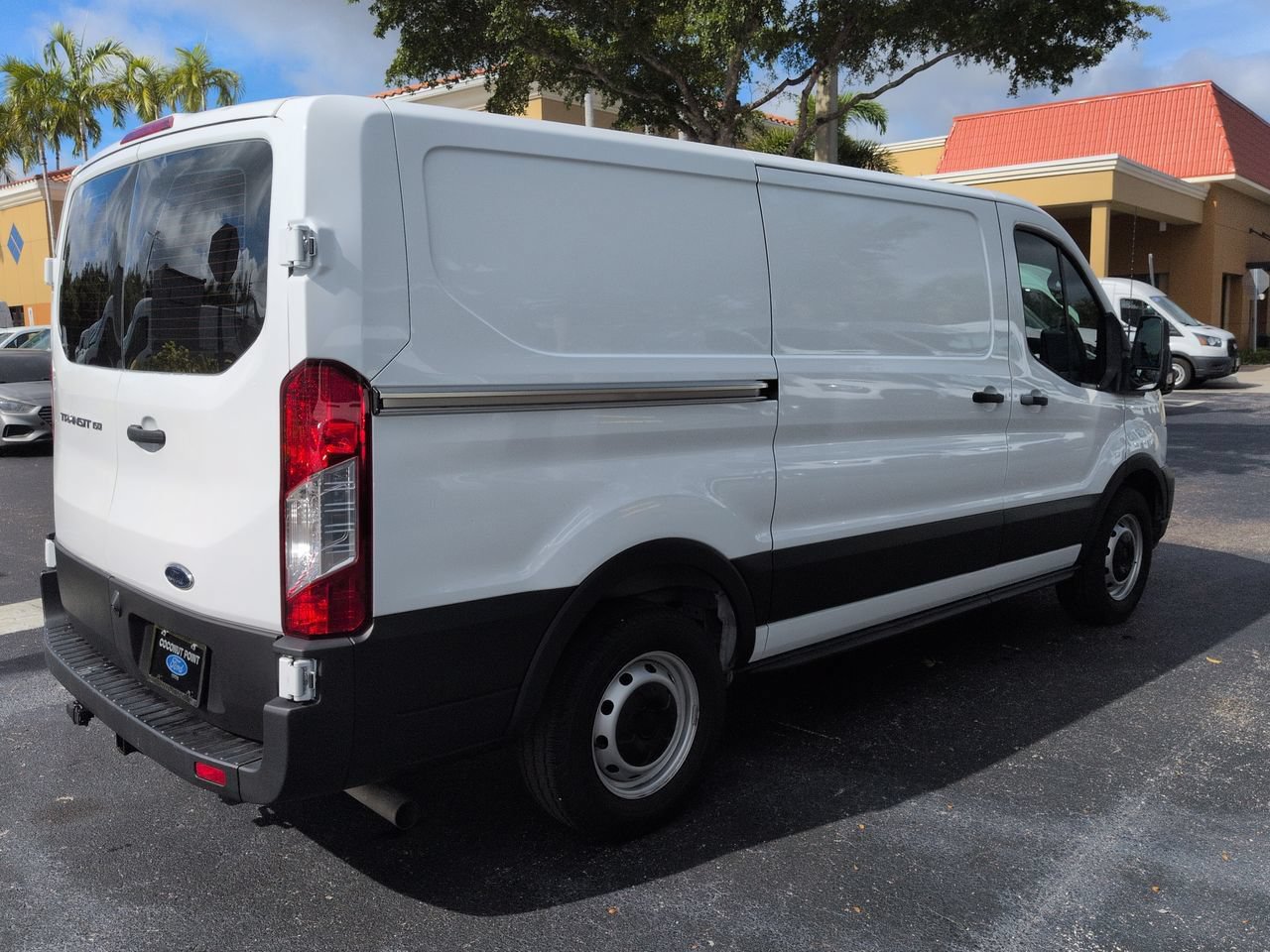 Used 2024 Ford Transit 150 Low Roof RWD image 4