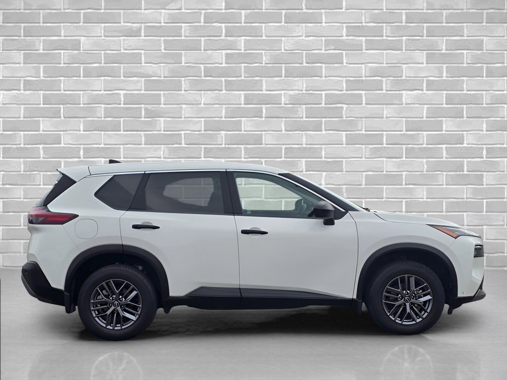 Used 2023 Nissan Rogue S AWD/4WD image 6