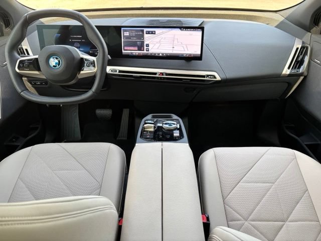 Used 2025 BMW iX xDrive50 AWD/4WD image 20