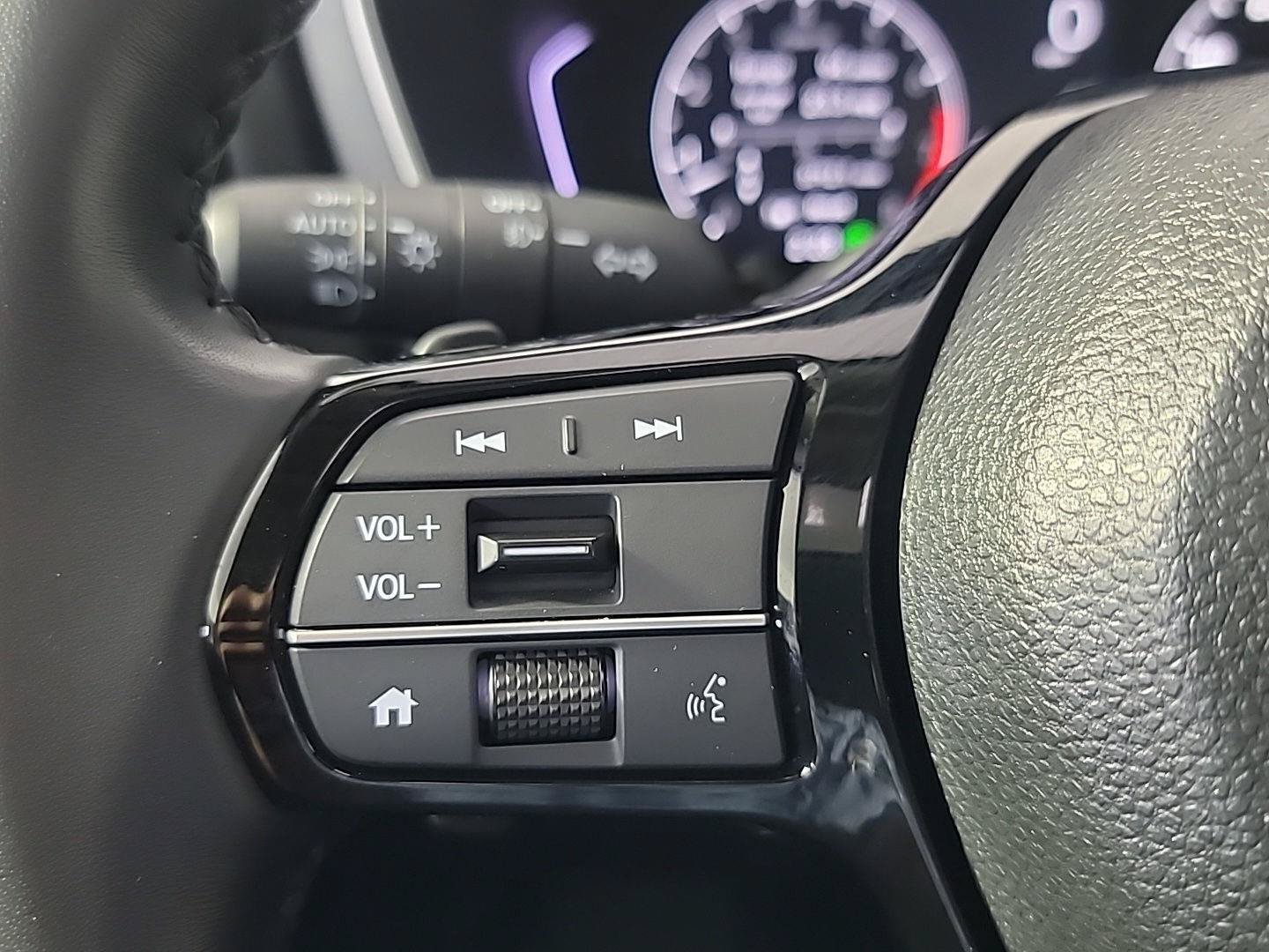 Certified 2025 Honda Pilot Touring image 27