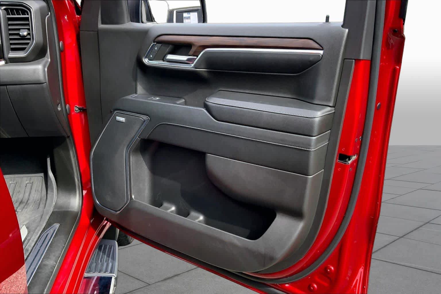 Used 2023 GMC Sierra 1500 SLT w/ SLT Premium Package AWD/4WD image 21