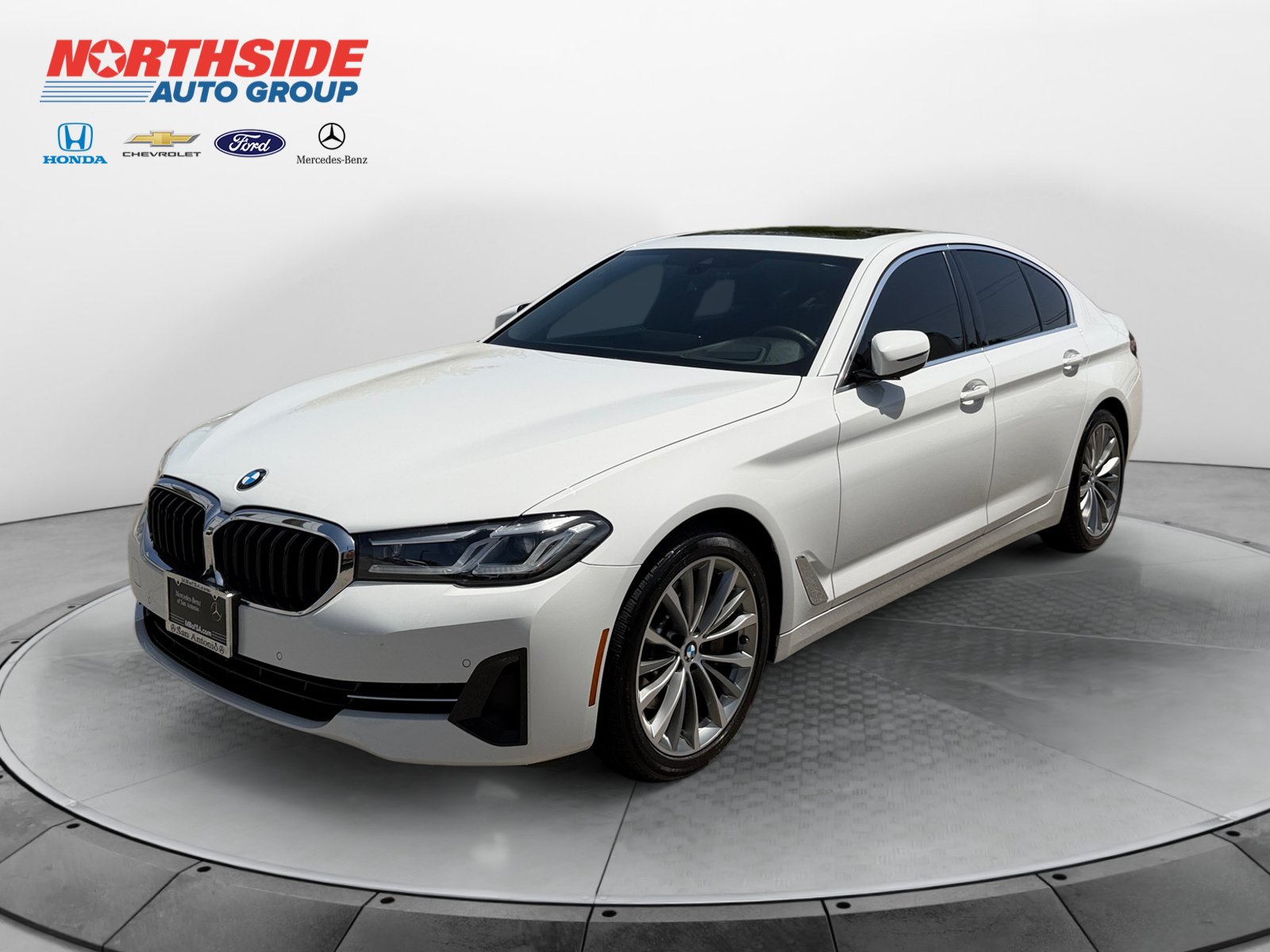 Used 2023 BMW 530i w/ Premium Package RWD image 3