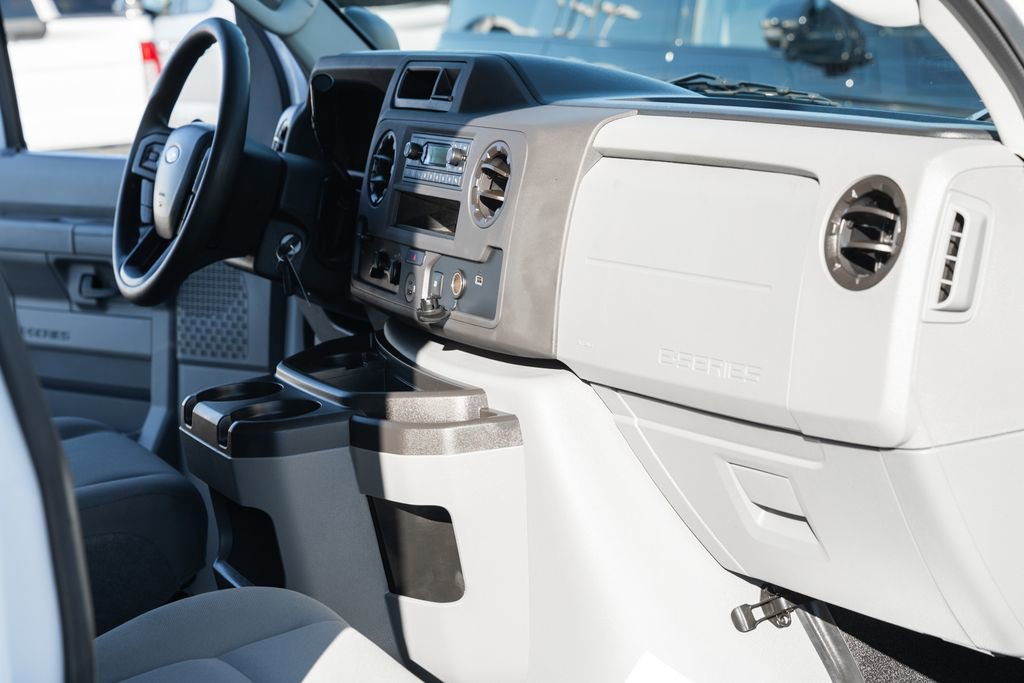 Certified 2023 Ford E-450 and Econoline 450 Super Duty w/ Power Windows & Locks Group image 19