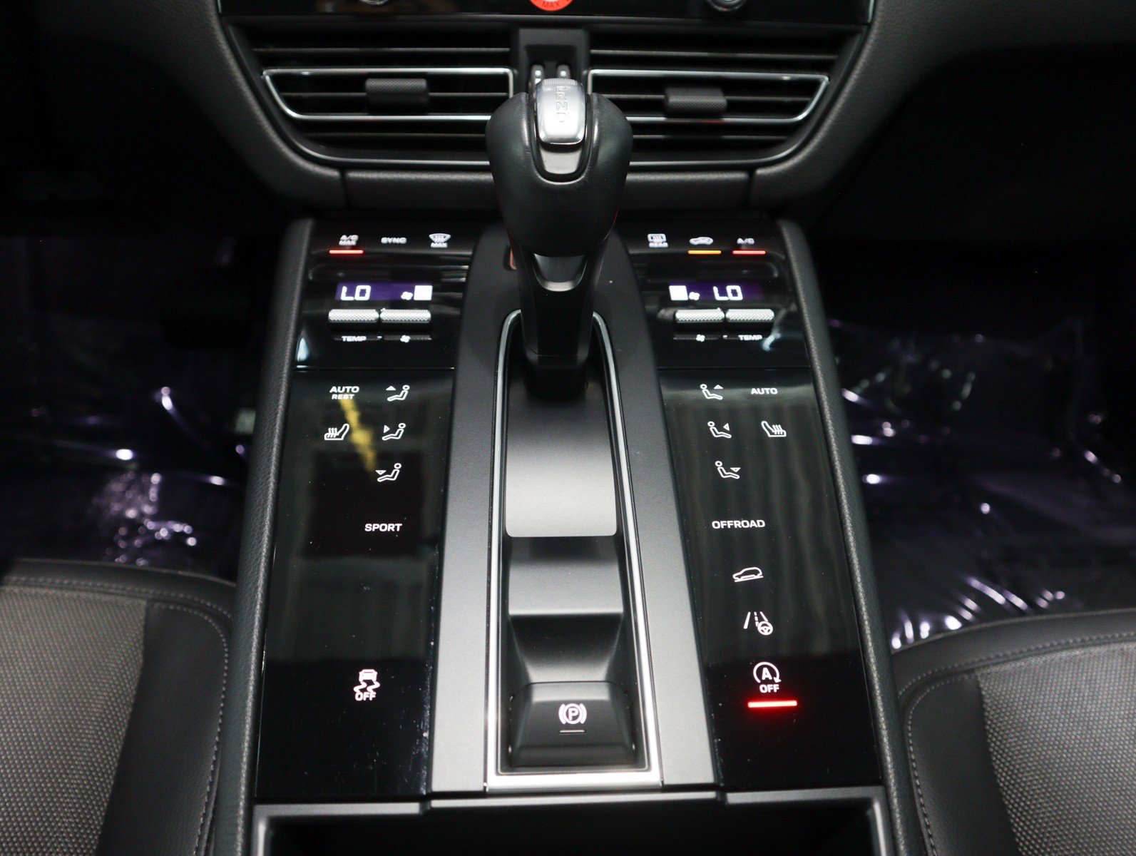 Used 2023 Porsche Macan AWD/4WD image 21