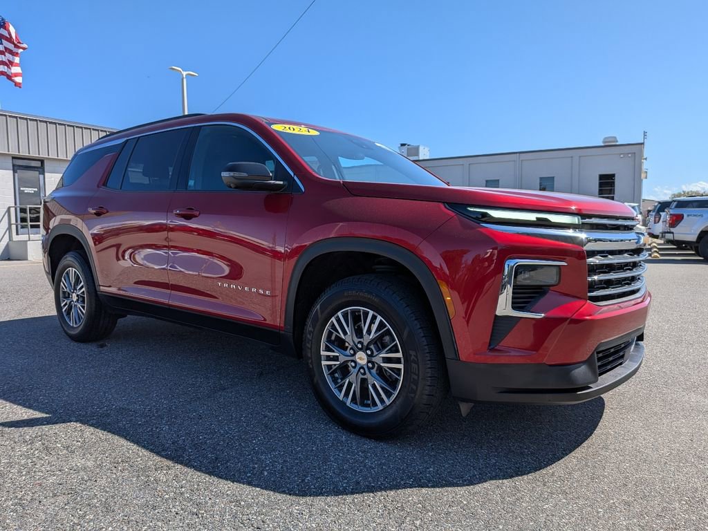 Used 2024 Chevrolet Traverse LT w/ LPO, Floor Liner Package image 4