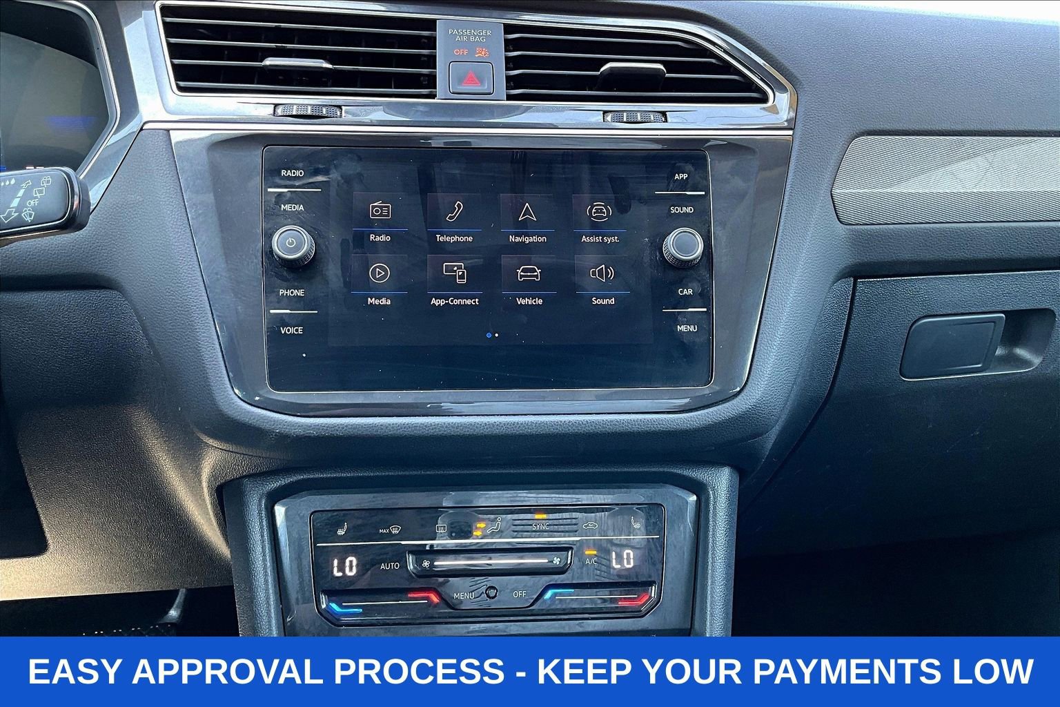 Used 2024 Volkswagen Tiguan SE image 18