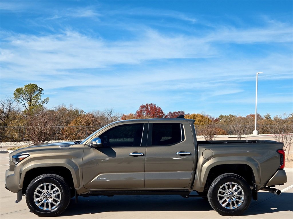 Used 2025 Toyota Tacoma Limited image 4
