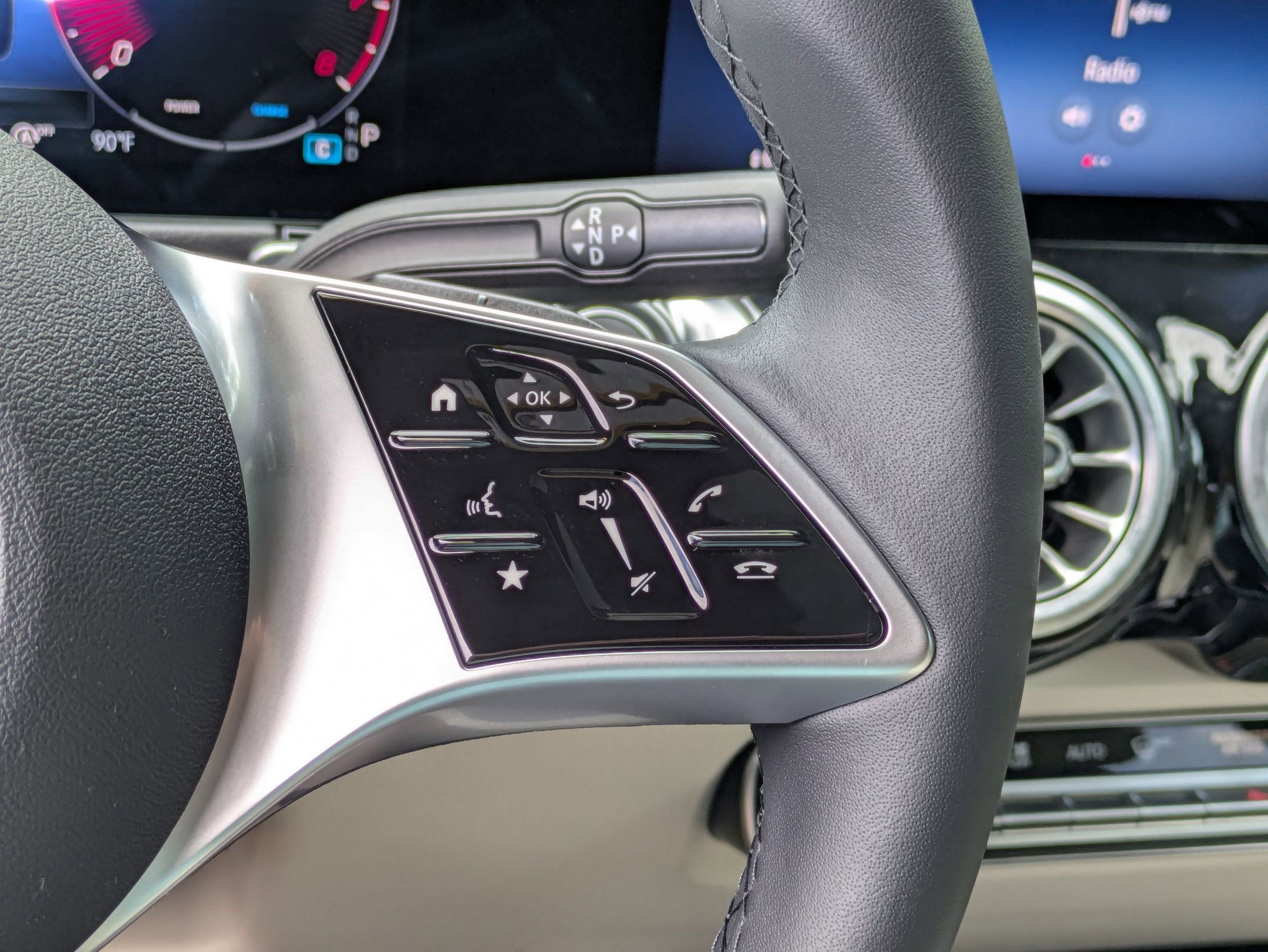 New 2025 Mercedes-Benz GLB 250 image 21