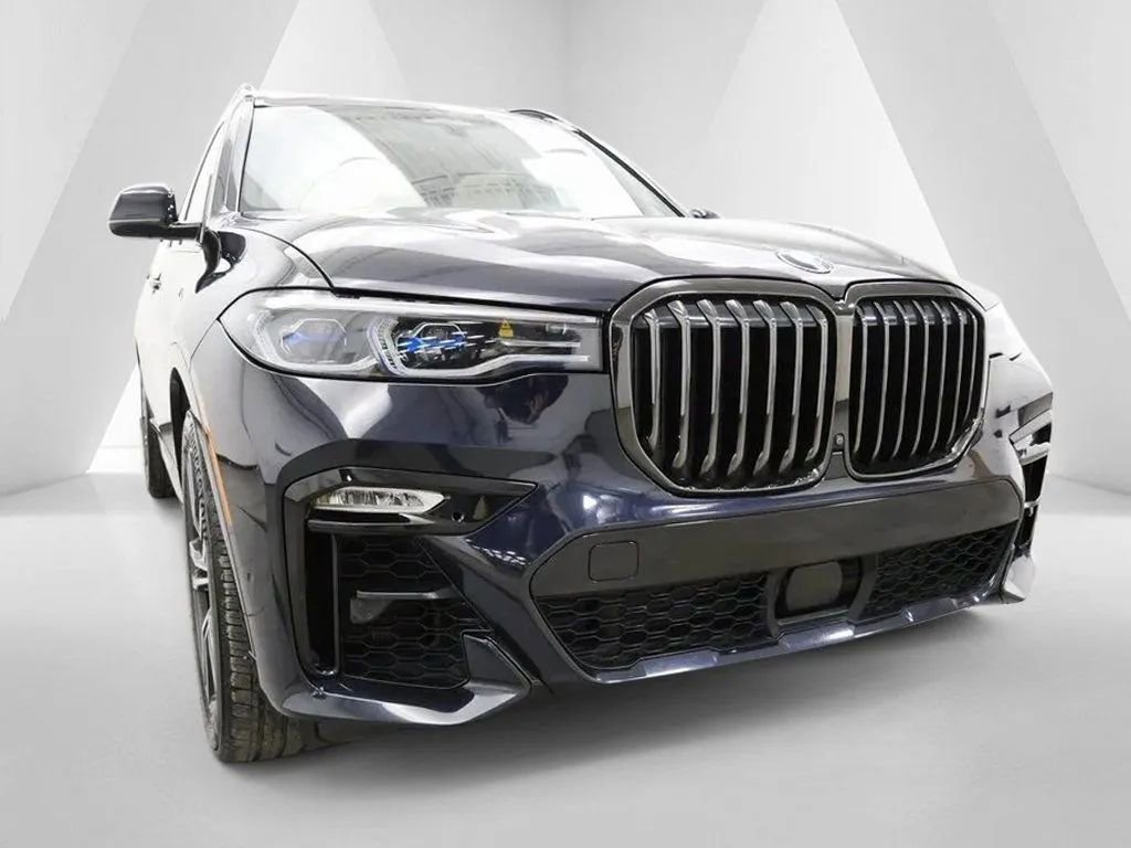 Used 2022 BMW X7 M50i image 41