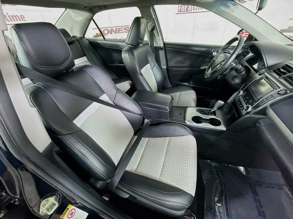 Used 2014 Toyota Camry SE FWD image 28